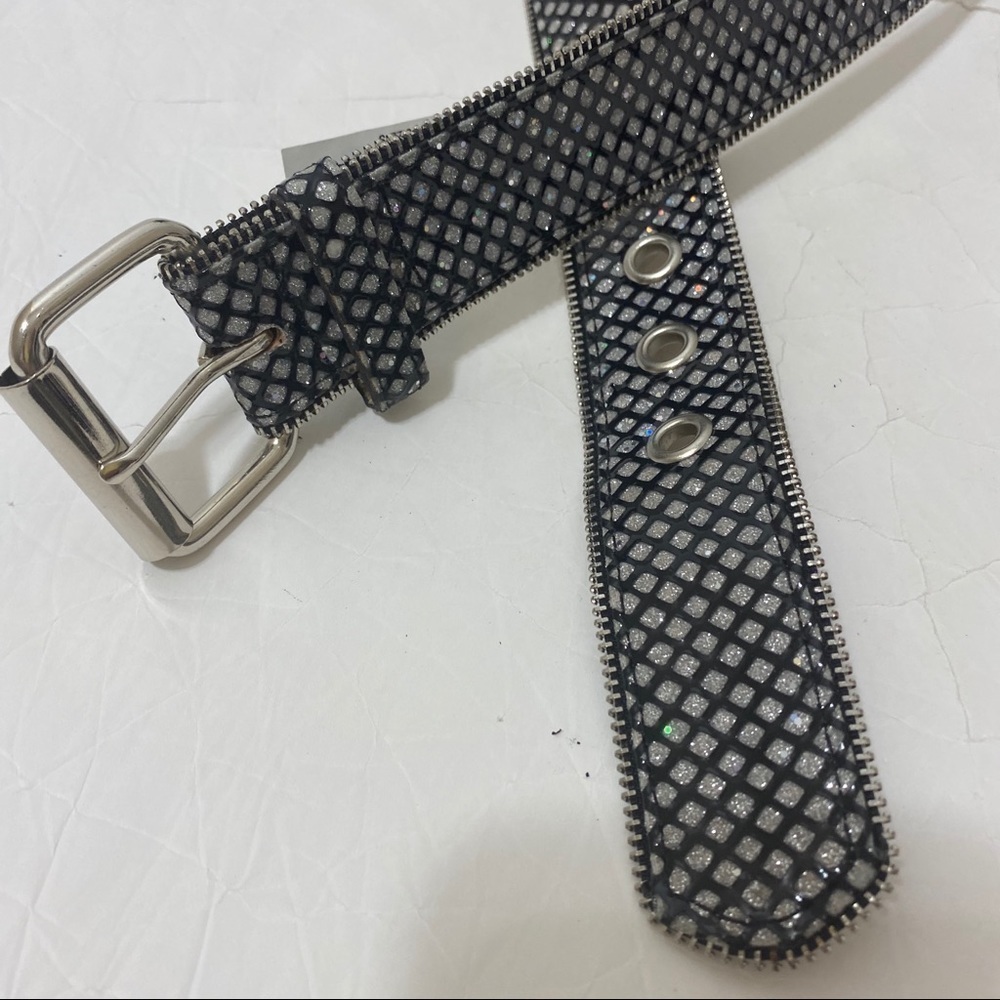 Silver Sparkle Belt 36 1/2 NWT Zipper Edge